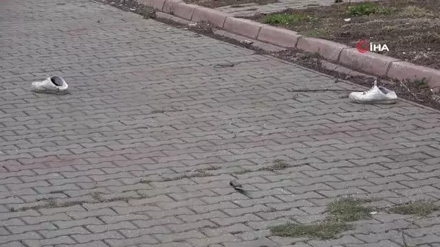 Telefonla randevulaştığı kişiler boğazını keserek öldürdü Telefonla randevulaştığı kişiler boğazını keserek öldürdü