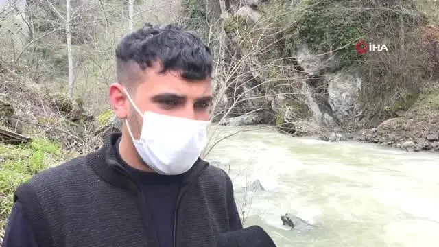 Yaşadıkları dehşeti olay yerinde böyle anlattılar... Derede ölümle burun buruna geldikleri o anları anlattılar Yaşadıkları dehşeti olay yerinde böyle anlattılar... Derede ölümle burun buruna geldikleri o anları anlattılar