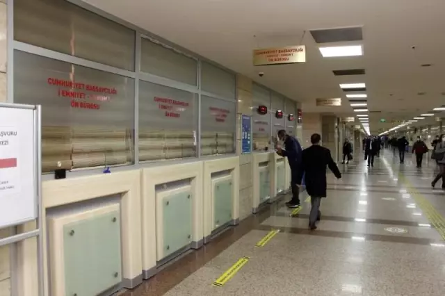 Adliyelerdeki ön büro ve danışma masaları sayesinde işlem süreleri kısaldı, fiziki temas azaldı Adliyelerdeki ön büro ve danışma masaları sayesinde işlem süreleri kısaldı, fiziki temas azaldı