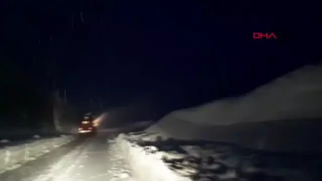 Ağrı'da karayolları ekiplerinin kar seferberliği Ağrı'da karayolları ekiplerinin kar seferberliği