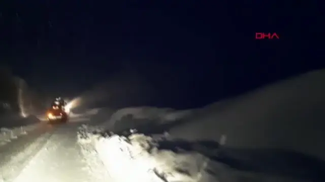 Ağrı'da karayolları ekiplerinin kar seferberliği Ağrı'da karayolları ekiplerinin kar seferberliği