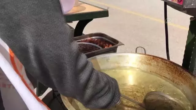 Akseki Belediye Başkanı Özkan, lokma dağıttı