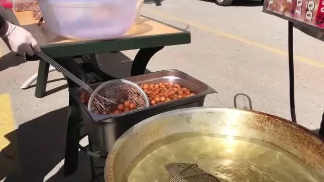 Akseki Belediye Başkanı Özkan, lokma dağıttı