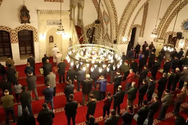 HATAY Anadolu'nun en eski camisi Habib-i Neccar'da Berat Kandili kutlandı HATAY Anadolu'nun en eski camisi Habib-i Neccar'da Berat Kandili kutlandı