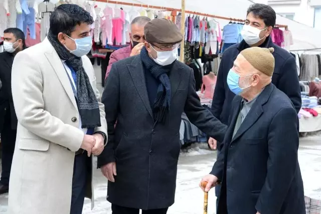Belediye Başkanı Ekicioğlu, semt pazarı ve esnafların kandilini kutladı