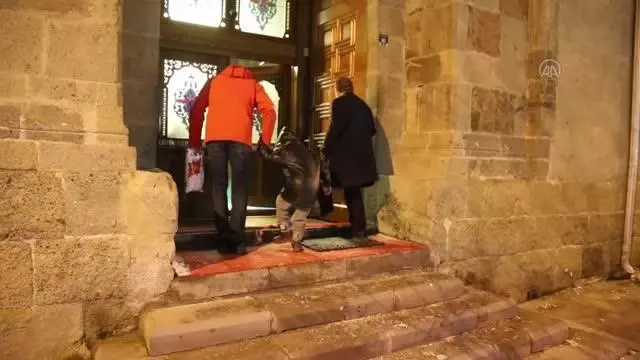 Berat Kandili dualarla idrak edildi Berat Kandili dualarla idrak edildi