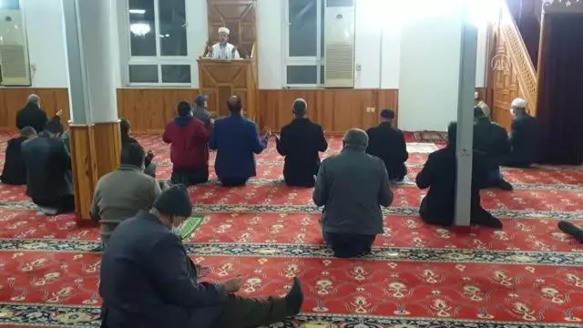 Berat Kandili dualarla idrak edildi Berat Kandili dualarla idrak edildi