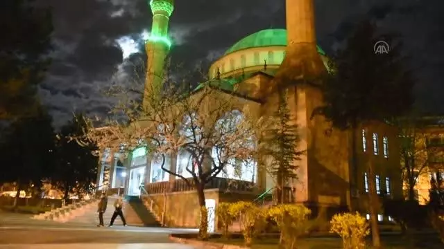 ŞANLIURFA - Berat Kandili dualarla idrak edildi