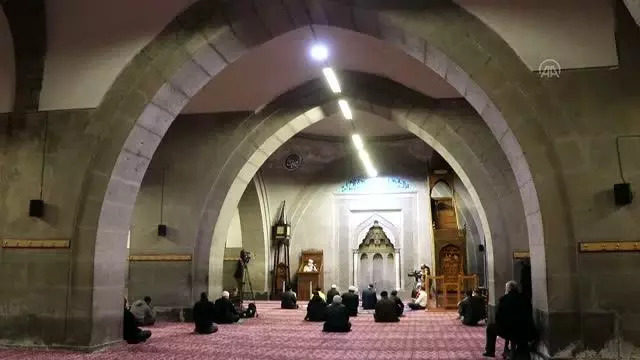 Berat Kandili dualarla idrak edildi