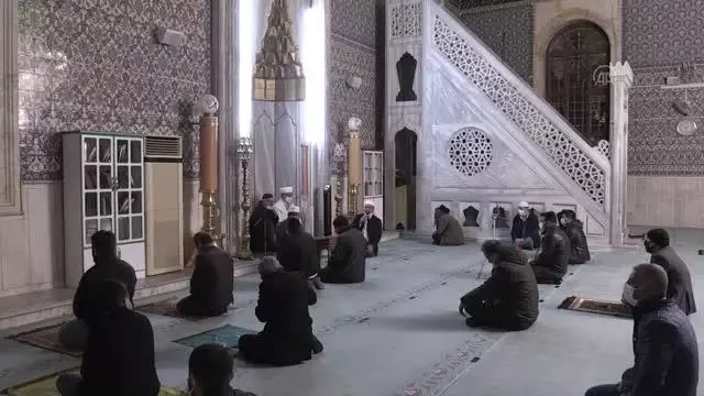 Berat Kandili dualarla idrak edildi Berat Kandili dualarla idrak edildi