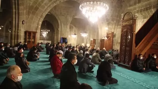 Berat Kandili dualarla idrak edildi