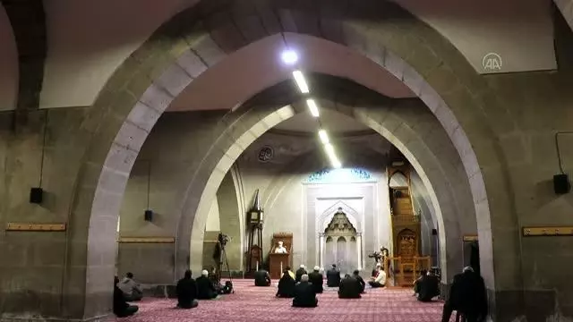 Berat Kandili dualarla idrak edildi