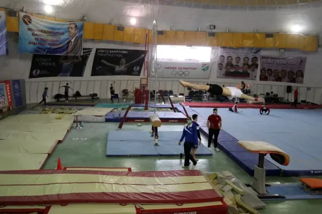 Bolu'da, Türkiye Artistik-Trampolin Cimnastik Şampiyonası başladı