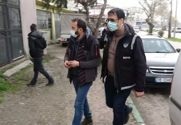 Bursa'da kaçak sigara üretilen depoya suçüstü baskın: 1 gözaltı