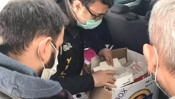 Bursa'da kaçak sigara üretilen depoya suçüstü baskın: 1 gözaltı
