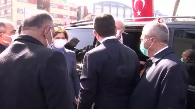 CHP Genel Başkanı Kılıçdaroğlu, ekmek fabrikasının inşaatını inceledi CHP Genel Başkanı Kılıçdaroğlu, ekmek fabrikasının inşaatını inceledi