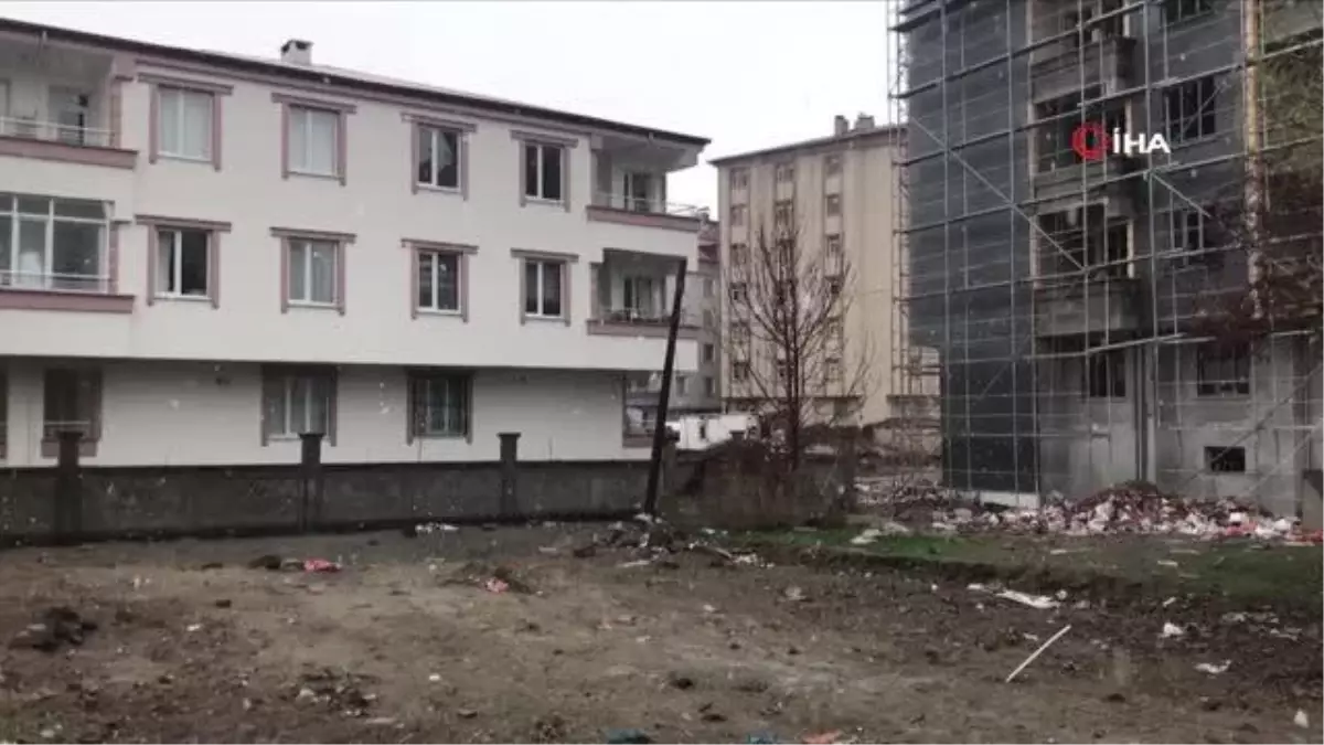 Çiçek açan kayısı ağaçları donma tehlikesi altında