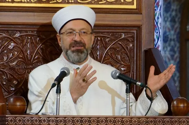 Diyanet İşleri Başkanı Erbaş, Batman'da Berat Kandili programına katıldı Diyanet İşleri Başkanı Erbaş, Batman'da Berat Kandili programına katıldı