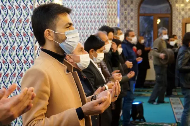 Diyanet İşleri Başkanı Erbaş, Batman'da Berat Kandili programına katıldı Diyanet İşleri Başkanı Erbaş, Batman'da Berat Kandili programına katıldı