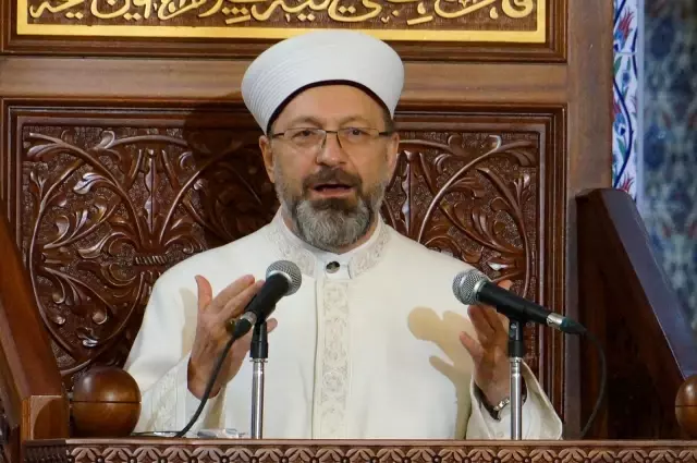 Diyanet İşleri Başkanı Erbaş, Batman'da Berat Kandili programına katıldı Diyanet İşleri Başkanı Erbaş, Batman'da Berat Kandili programına katıldı