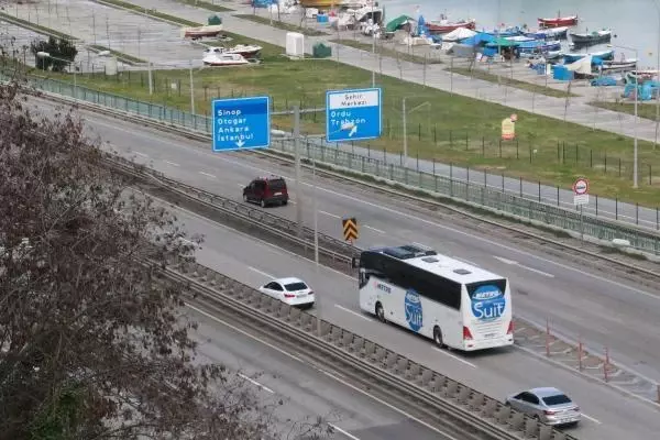 En çok vaka görülen Samsun'dan çağrı: Gerekmiyorsa seyahat etmemeli En çok vaka görülen Samsun'dan çağrı: Gerekmiyorsa seyahat etmemeli