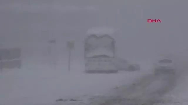 Erzurum'da 112 yerleşim yeri yolu, kardan kapalı Erzurum'da 112 yerleşim yeri yolu, kardan kapalı