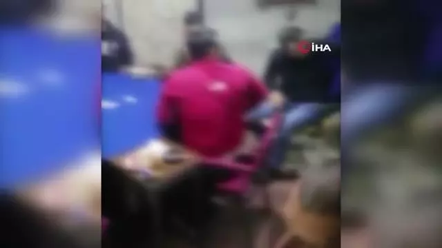 Esenyurt'ta kumarhaneye baskın: 15 kişiye 52 bin lira ceza kesildi
