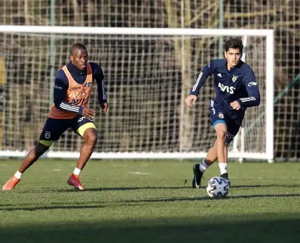 Fenerbahçe, Denizlispor maçı hazırlıklarını sürdürdü (YENİDEN) Fenerbahçe, Denizlispor maçı hazırlıklarını sürdürdü (YENİDEN)