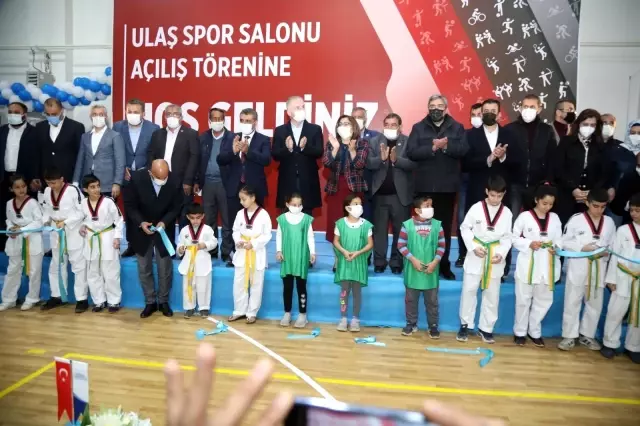 Gaziantep protokolü basketbolda hünerini sergiledi Gaziantep protokolü basketbolda hünerini sergiledi