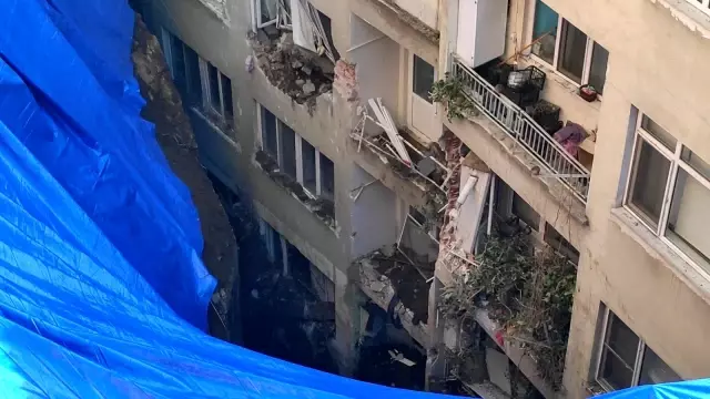 Heyelan bölgesine zemin etüdü yapılıyor...Cadde esnafı dükkanlarını açmak istiyor