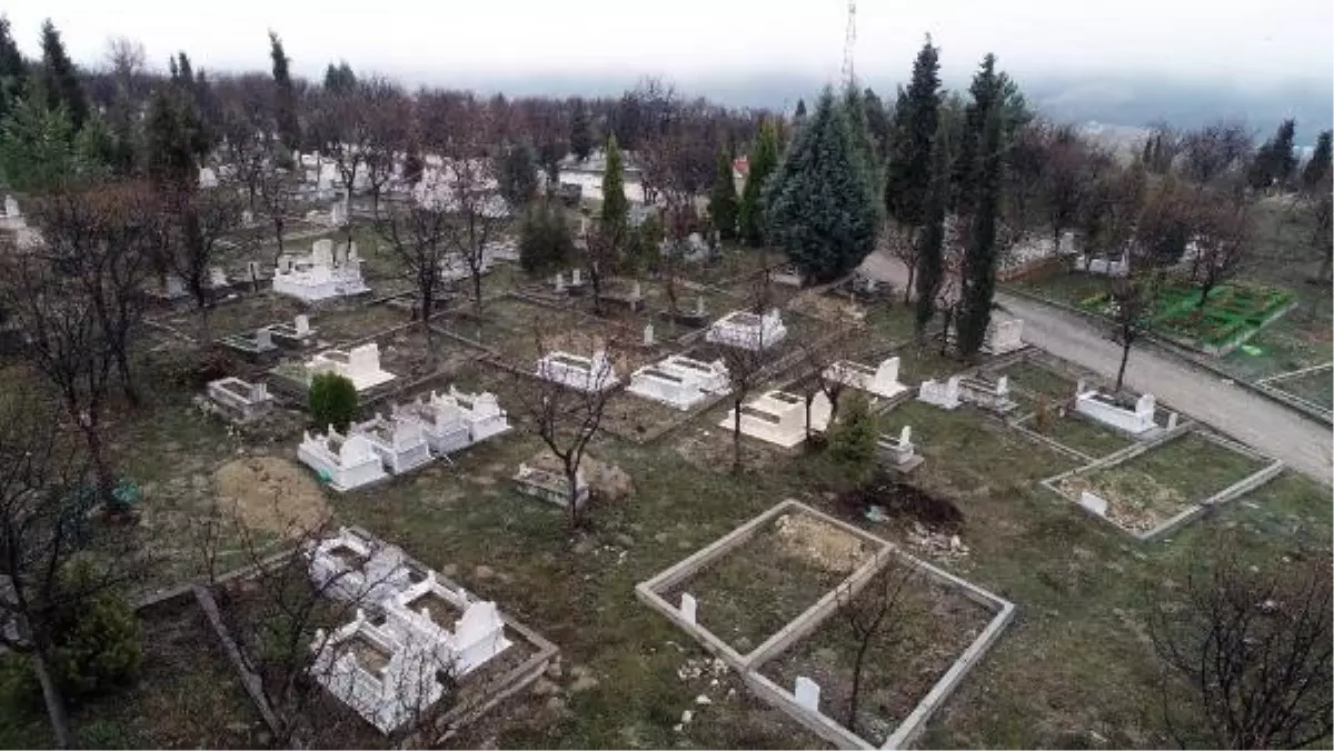 Kaçak kazı ortaya çıkınca, mezar açma şirketinin sözleşmesi iptal edildi