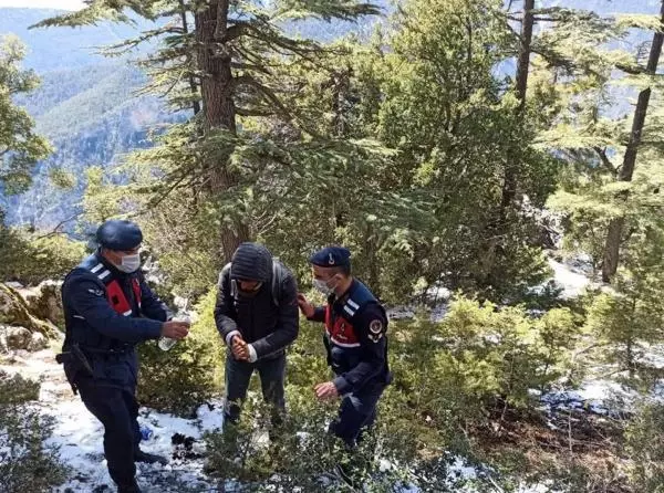 Karaman'da kaybolan genç, 52,5 saat sonra bulundu (4)- Yeniden Karaman'da kaybolan genç, 52,5 saat sonra bulundu (4)- Yeniden