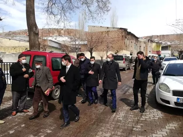 Kaymakam Cebeci ve Başkan Şahin'den Akdere Mahallesi'ne ziyaret Kaymakam Cebeci ve Başkan Şahin'den Akdere Mahallesi'ne ziyaret