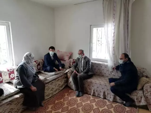 Kaymakam Cebeci ve Başkan Şahin'den Akdere Mahallesi'ne ziyaret Kaymakam Cebeci ve Başkan Şahin'den Akdere Mahallesi'ne ziyaret