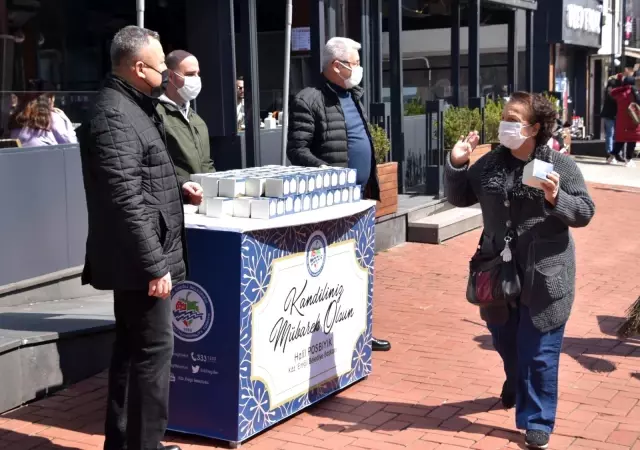 Kdz. Ereğli Belediyesi, kandil simidi dağıttı