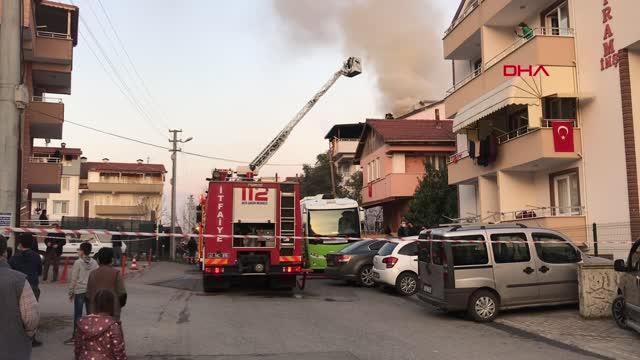 kocaeli cati katinda cikan yangini izlerken s 14024845 o