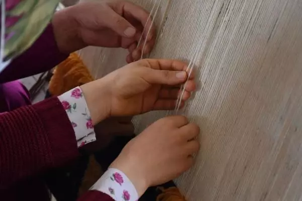 SİVAS Köy kadınlarının ilmek ilmek dokuduğu halılar, gelir kapısı oldu SİVAS Köy kadınlarının ilmek ilmek dokuduğu halılar, gelir kapısı oldu