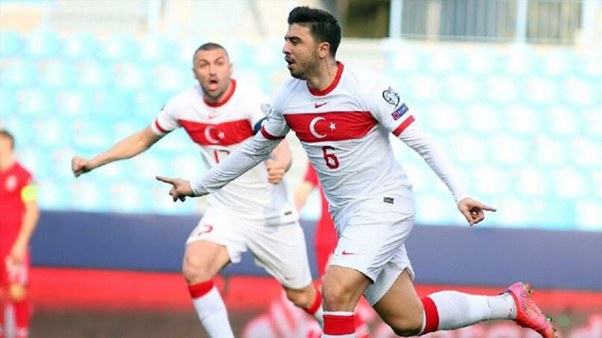 Mesut Özil'den Ozan paylaşımı: Koçum benim helal olsun