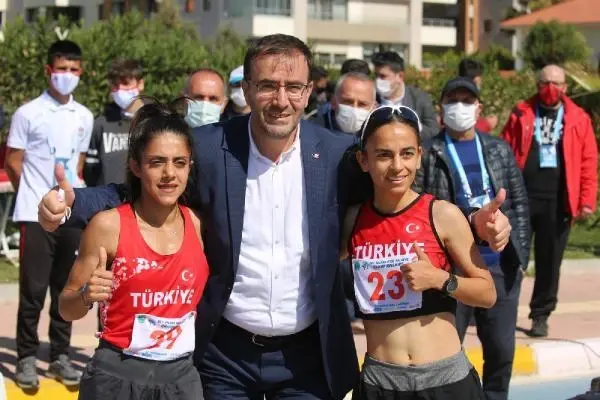 Milli atlet Ayşe Tekdal'dan kota, Meryem Bekmez'den rekor Milli atlet Ayşe Tekdal'dan kota, Meryem Bekmez'den rekor