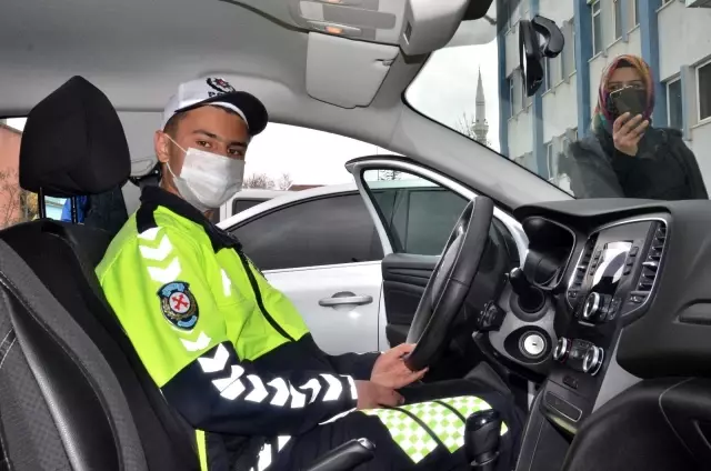 Polis olmak isteyen otizmli Yakup'un hayali gerçeğe dönüştü Polis olmak isteyen otizmli Yakup'un hayali gerçeğe dönüştü