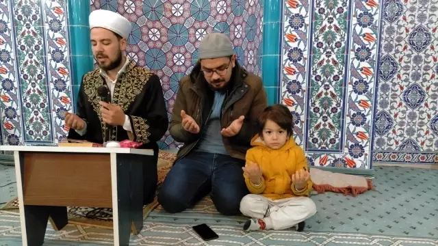 Seyitgazi'de Berat Kandili dualarla idrak edildi Seyitgazi'de Berat Kandili dualarla idrak edildi