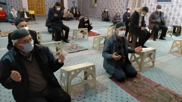 Seyitgazi'de Berat Kandili dualarla idrak edildi Seyitgazi'de Berat Kandili dualarla idrak edildi