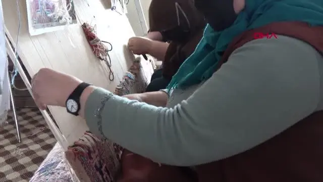 SİVAS Köy kadınlarının ilmek ilmek dokuduğu halılar, gelir kapısı oldu SİVAS Köy kadınlarının ilmek ilmek dokuduğu halılar, gelir kapısı oldu