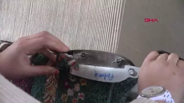 SİVAS Köy kadınlarının ilmek ilmek dokuduğu halılar, gelir kapısı oldu SİVAS Köy kadınlarının ilmek ilmek dokuduğu halılar, gelir kapısı oldu