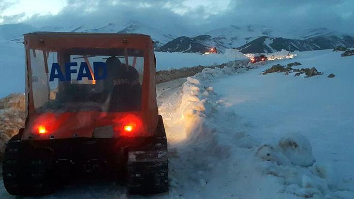 Tipide kaybolan gençten 4 gün sonra haber geldi! Ekipler kurtarma operasyonu için helikopter istedi