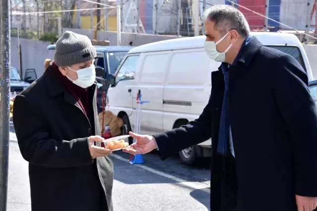 Vatandaşlara lokma dağıtıldı