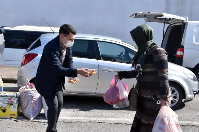 Vatandaşlara lokma dağıtıldı