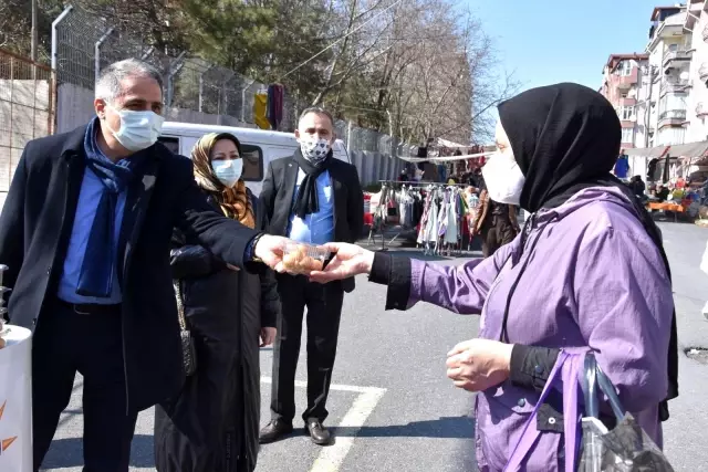 Vatandaşlara lokma dağıtıldı