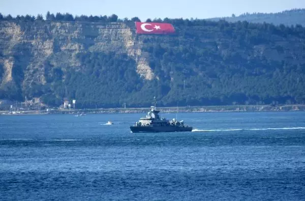 ÇANAKKALE Yunan savaş gemisi Çanakkale Boğazı'ndan geçti ÇANAKKALE Yunan savaş gemisi Çanakkale Boğazı'ndan geçti
