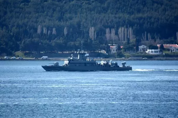 ÇANAKKALE Yunan savaş gemisi Çanakkale Boğazı'ndan geçti ÇANAKKALE Yunan savaş gemisi Çanakkale Boğazı'ndan geçti